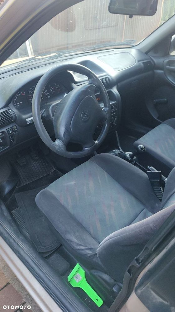 Opel Astra 1.6 16V 100 - 7