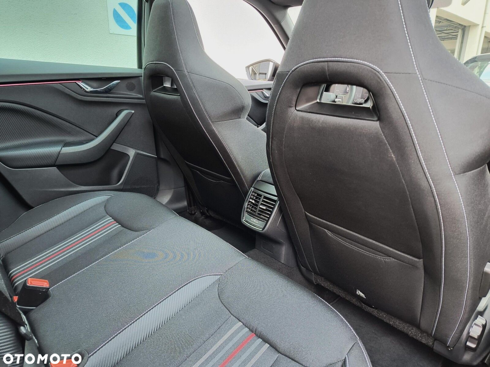 Skoda Kamiq 1.5 TSI Monte Carlo DSG - 25