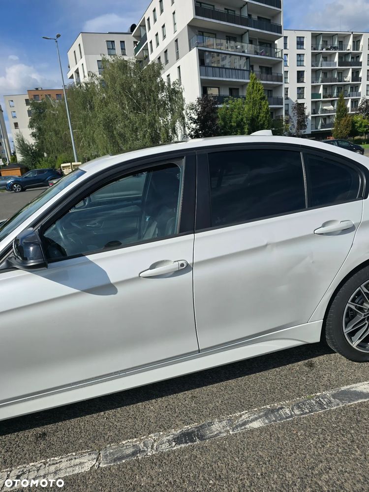 BMW Seria 3 320i xDrive - 4