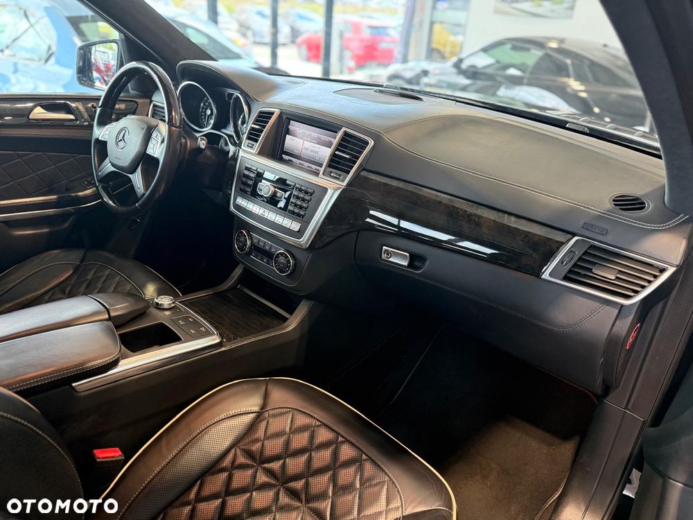 Mercedes-Benz GL 500 4-Matic - 12