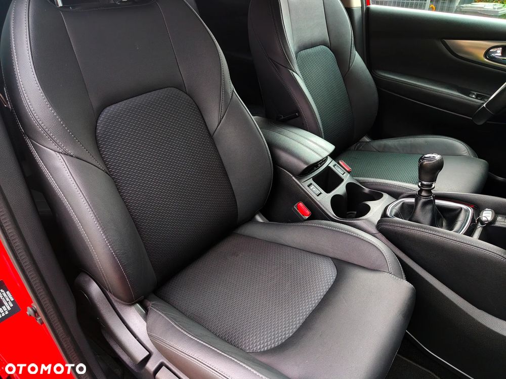 Nissan Qashqai 1.7 dCi TEKNA - 35