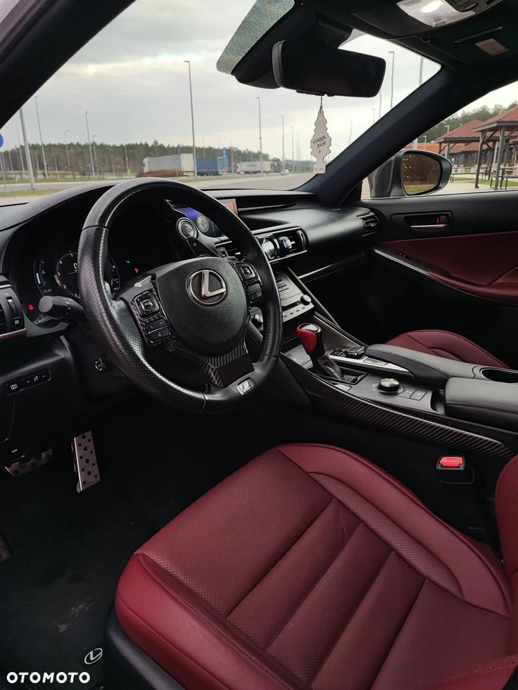 Lexus IS F Sport - 11