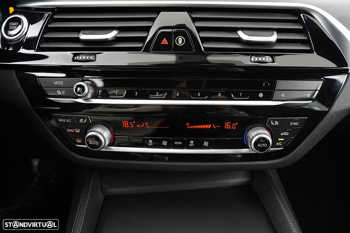 BMW 520 d Pack Desportivo M Auto - 17