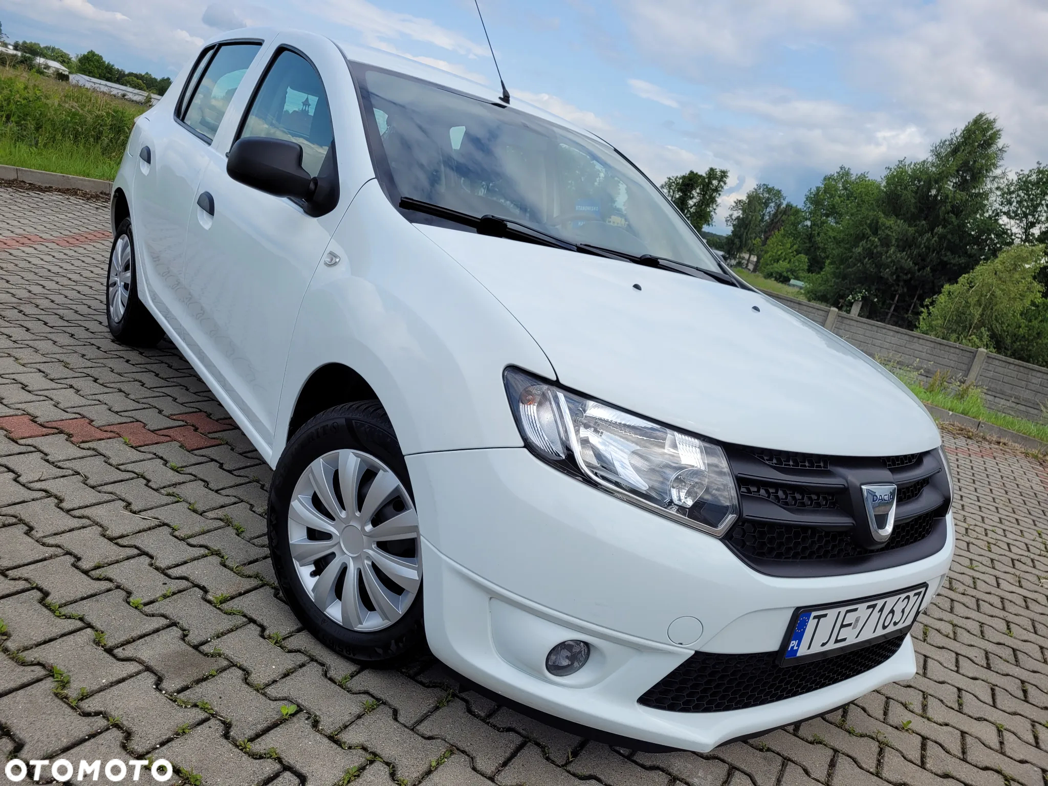 Dacia Sandero 1.2 16V 75 Laureate - 4