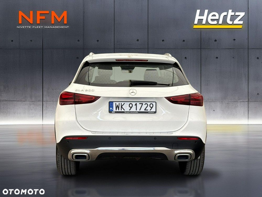 Mercedes-Benz GLA - 10