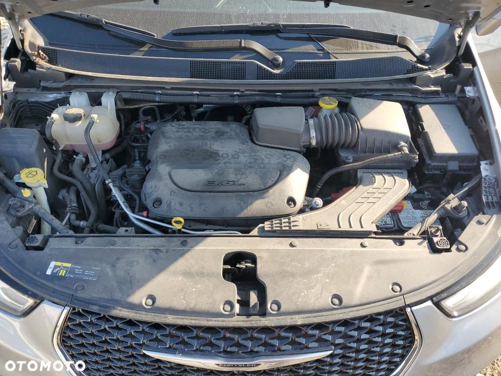 Chrysler Pacifica - 11