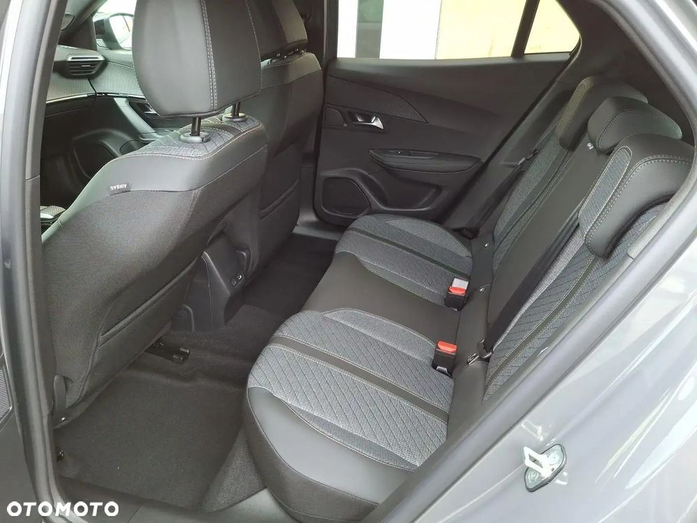 Peugeot 2008 PureTech mHEV GT E-DCS6 - 9