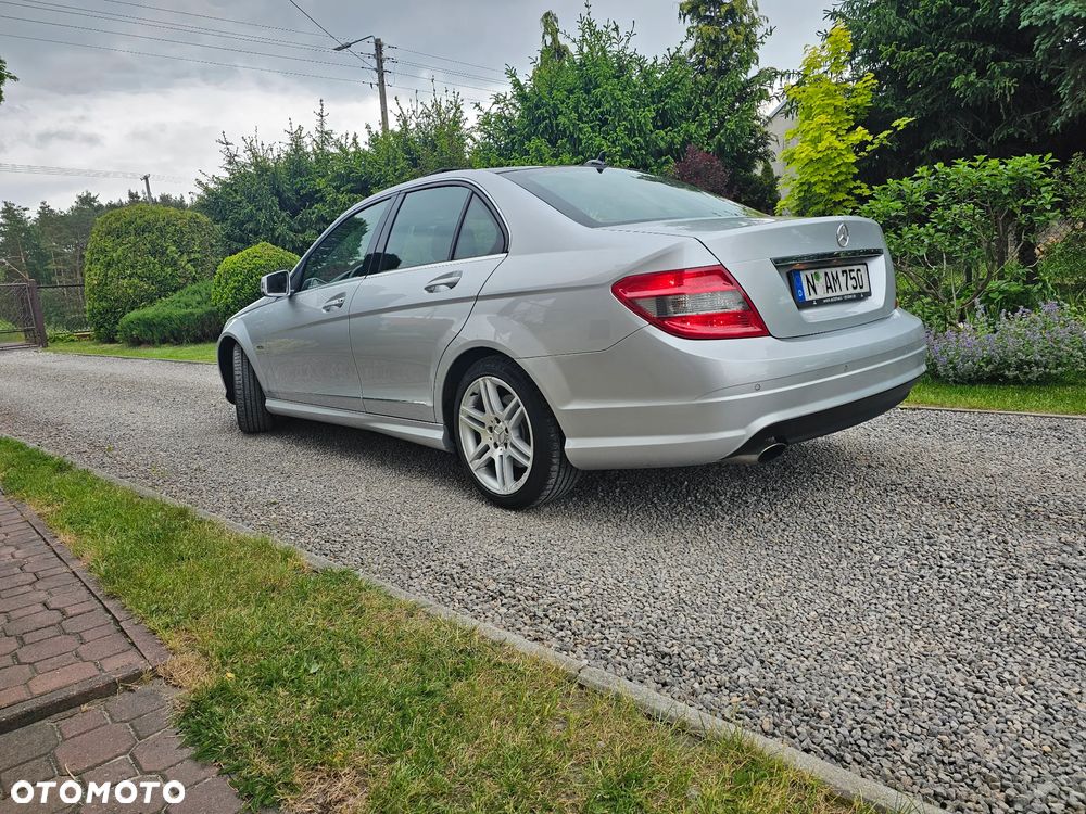 Mercedes-Benz Klasa C 180 Kompressor BlueEFFICIENCY Special Edition - 27