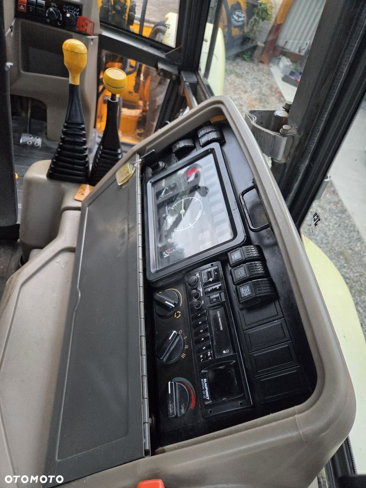 JCB 4CX - 19
