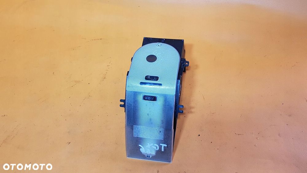 LAMPKA OŚWIETLENIA KABINY MAN TGX TGS TGL TGM E6 - 1