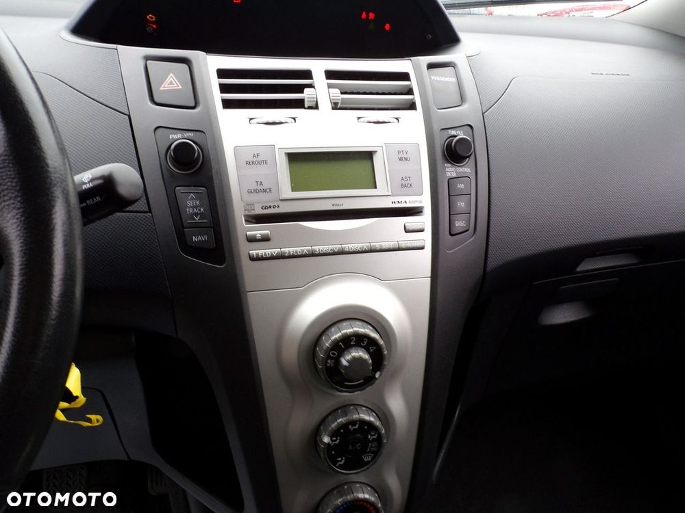 Toyota Yaris - 22