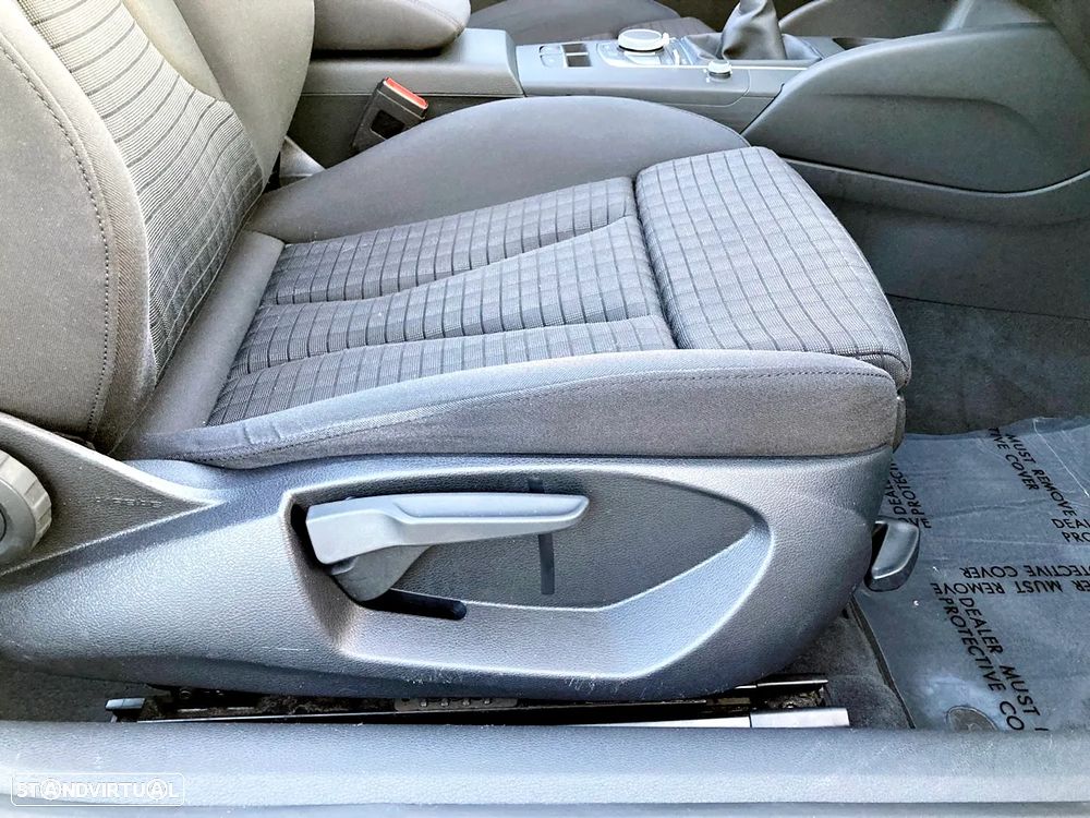 Audi A3 Cabrio 1.6 TDI (clean diesel) Attraction - 34