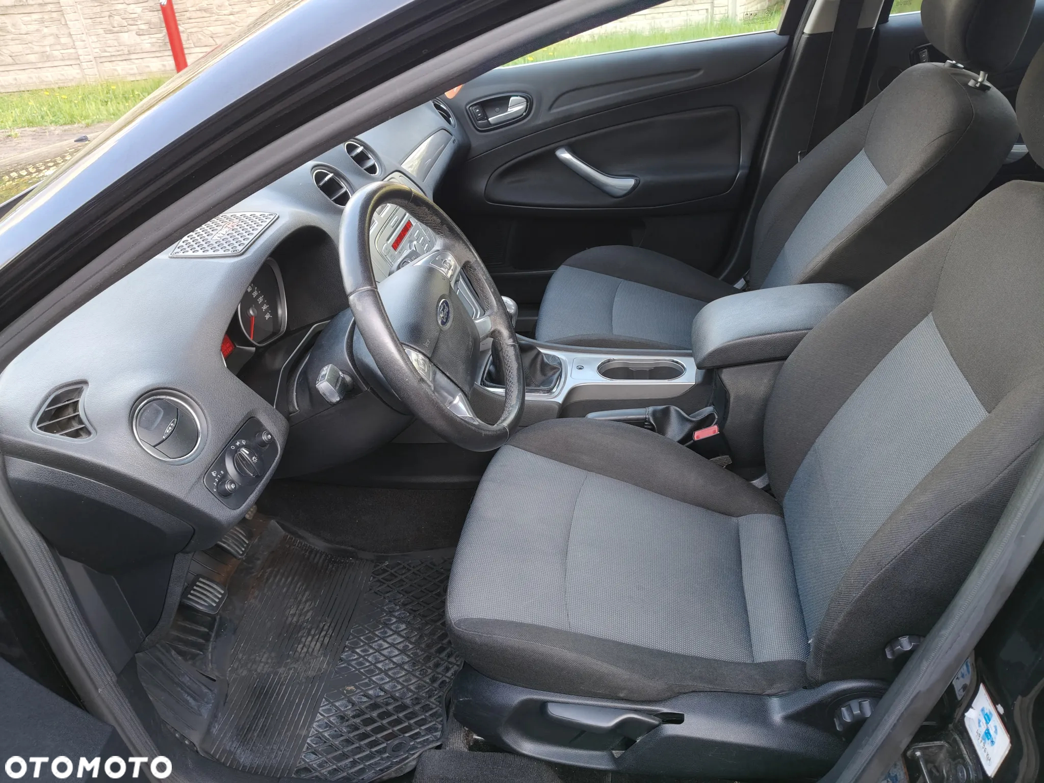 Ford Mondeo 1.6 Trend - 13