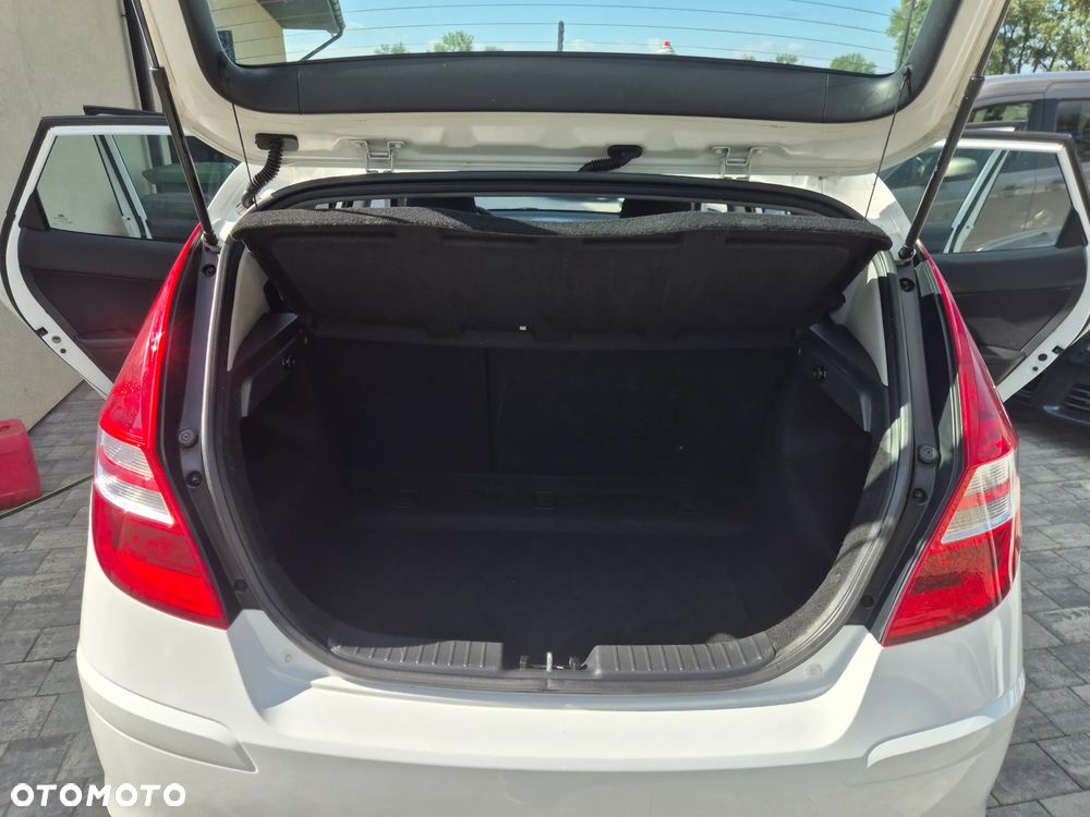 Hyundai i30 1.4 Comfort - 24