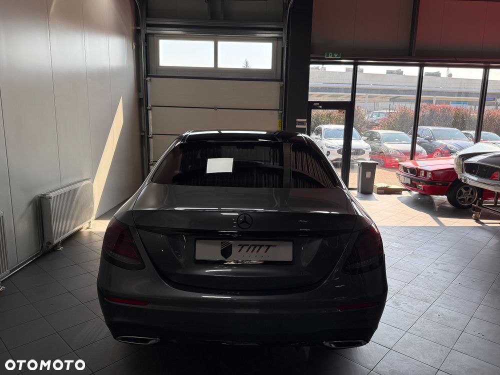 Mercedes-Benz Klasa E 220 d 4-Matic 9G-TRONIC - 8