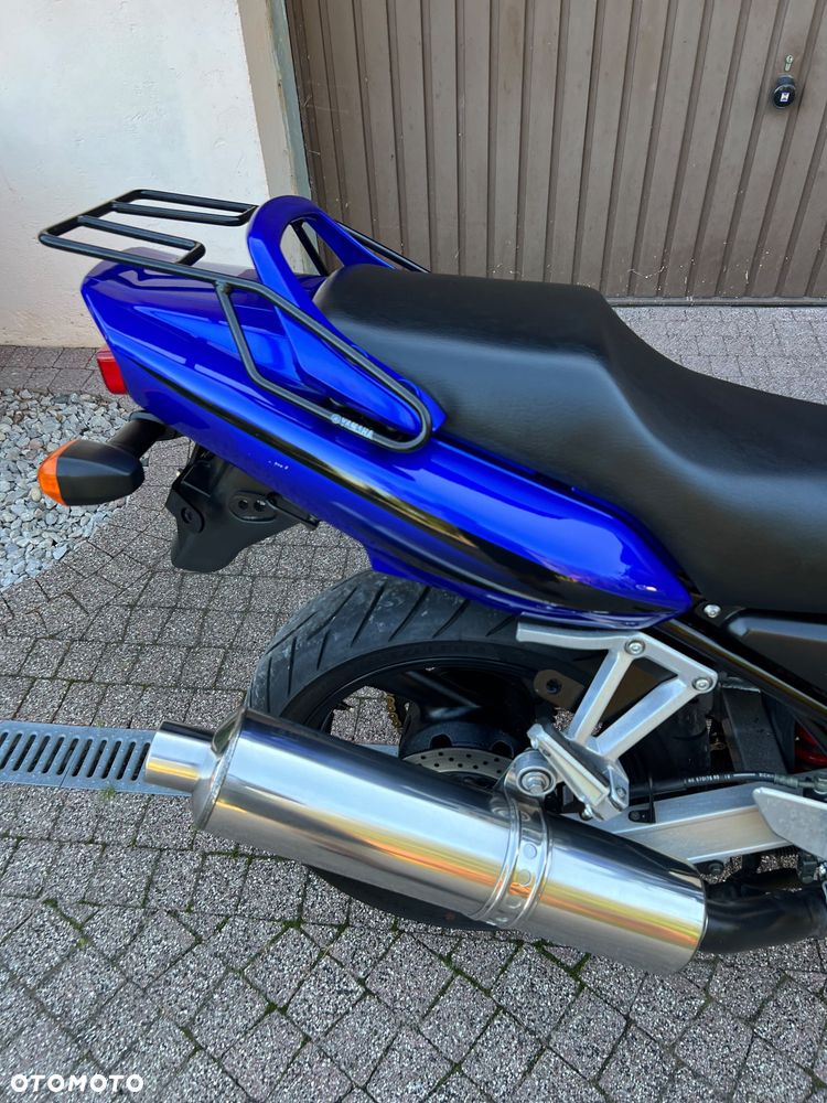 Yamaha FZS - 12
