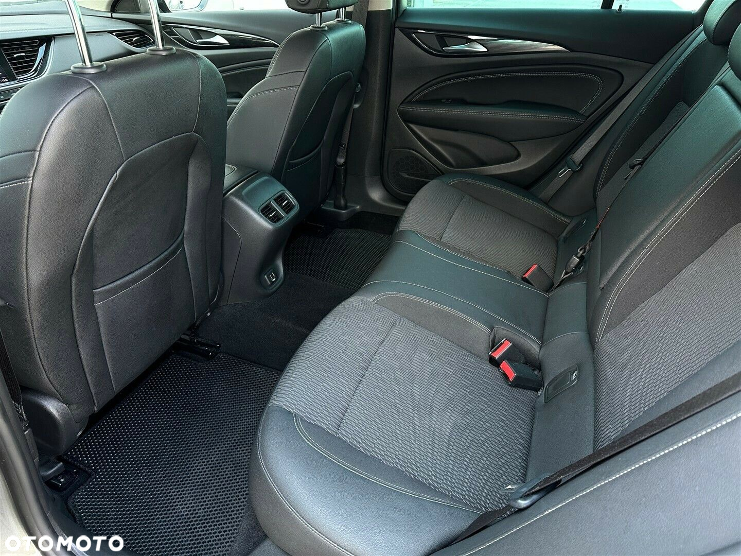 Opel Insignia 1.6 T Elite S&S - 11