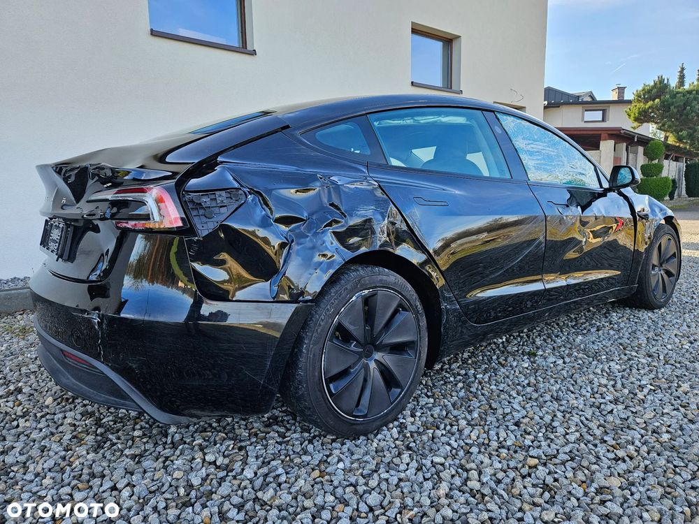 Tesla Model 3 - 9
