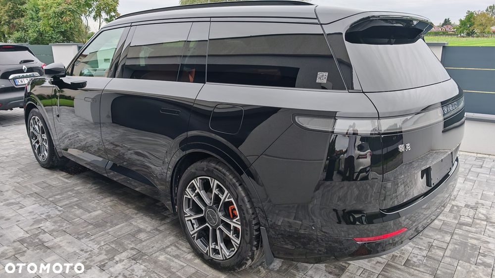 Lynk & Co 900 - 3