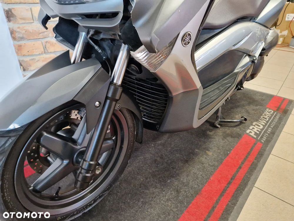 Yamaha X-max - 12