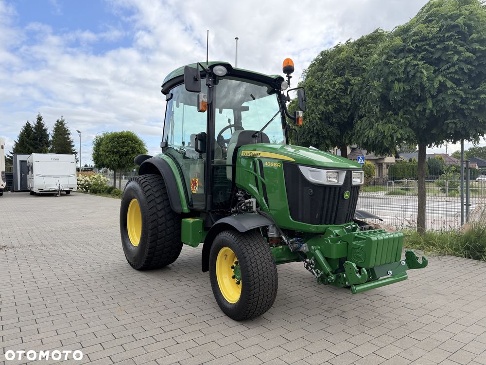 John Deere 4066R - 13