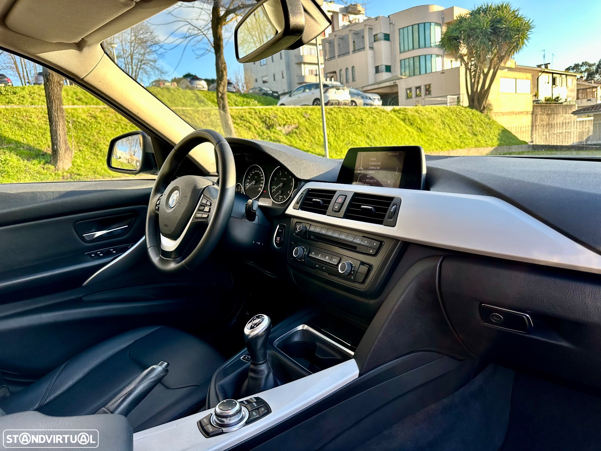 BMW 318 d Touring Pack M - 34