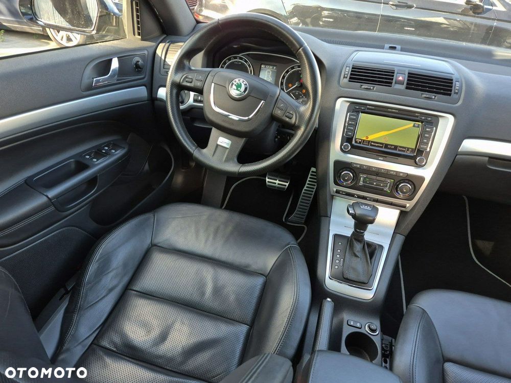 Skoda Octavia Combi 2.0 TDI CR DPF DSG RS - 27