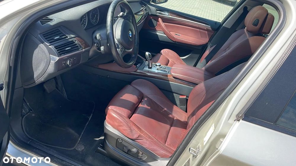 BMW X6 xDrive35i Performance M Paket - 11