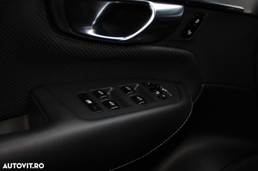 Volvo XC 90 B5 D AWD Geartronic RDesign - 17