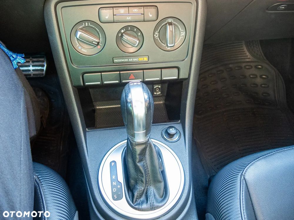 Volkswagen Beetle ver-2-0-tsi-dsg-exclusive-sport - 15