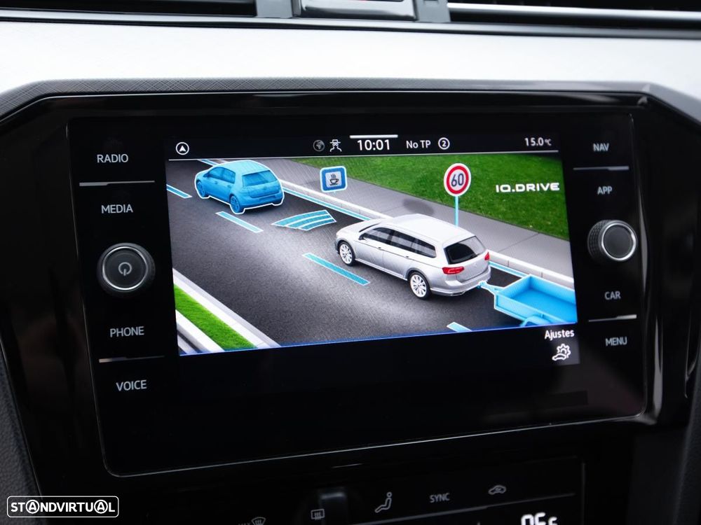 VW Passat Variant 2.0 TDI Business DSG - 26