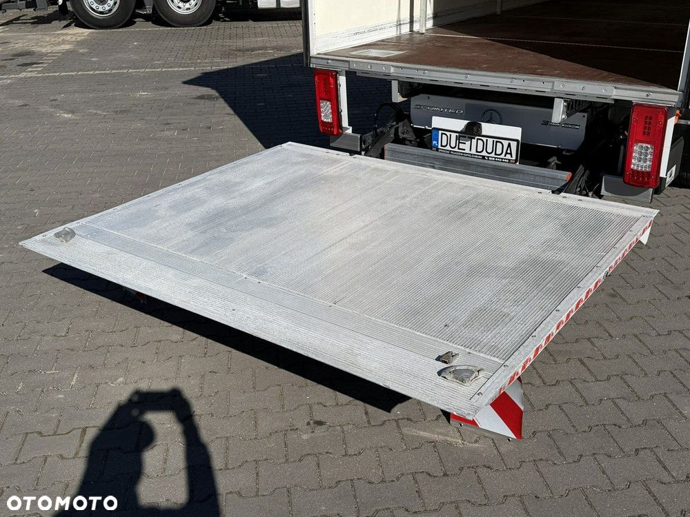 Mercedes-Benz Sprinter - 16