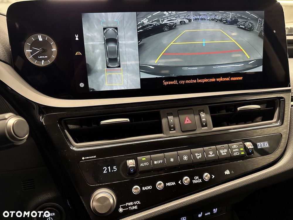 Lexus ES 300h Prestige - 22