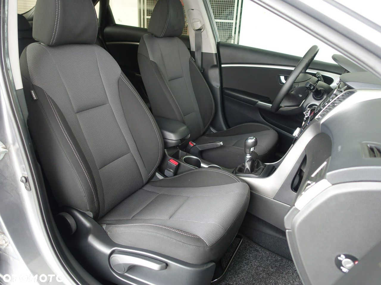 Hyundai i30 blue 1.6 CRDi Trend - 18