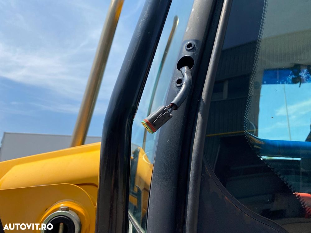 JCB 3CX ECO 4X4 BULDOEXCAVATOR - 28