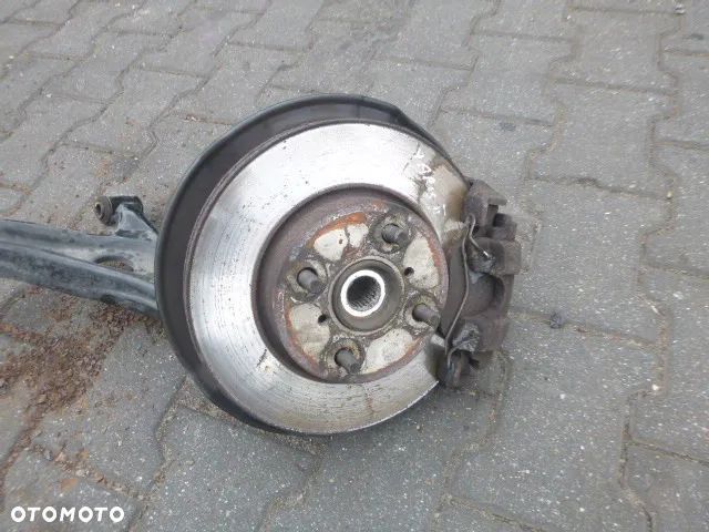 PIASTA PRAWY PRZÓD PRAWA PRZEDNIA TOYOTA YARIS II 1.3 ABS 05- - 3