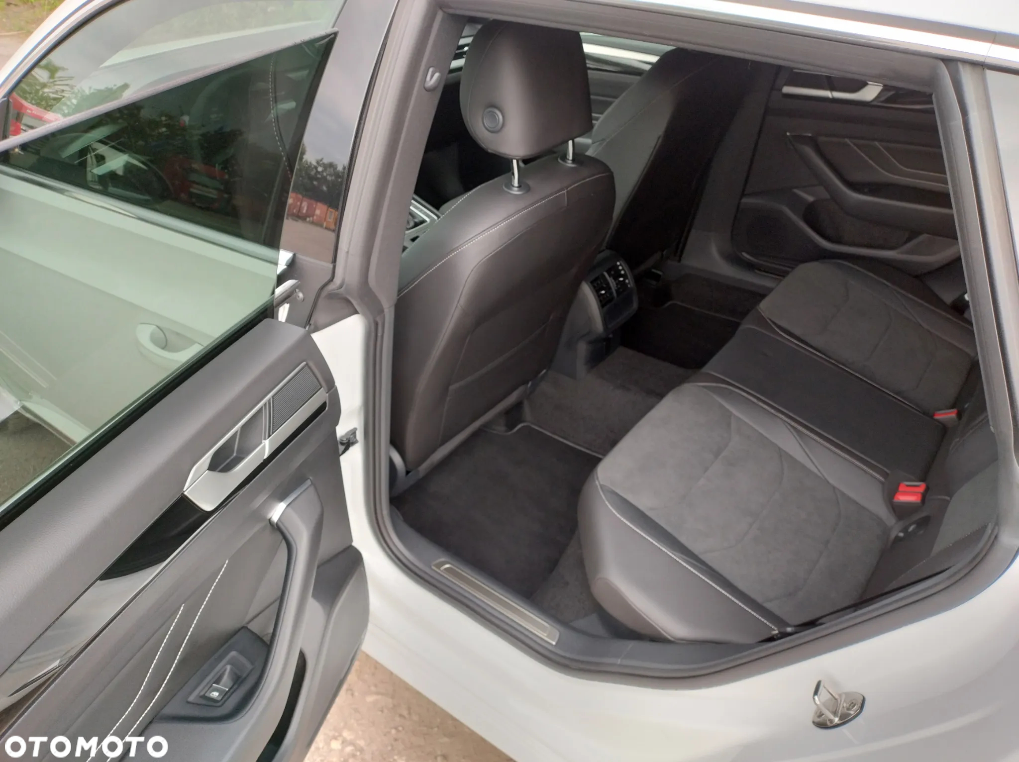 Volkswagen Arteon 2.0 TDI 4Motion R-Line DSG - 11