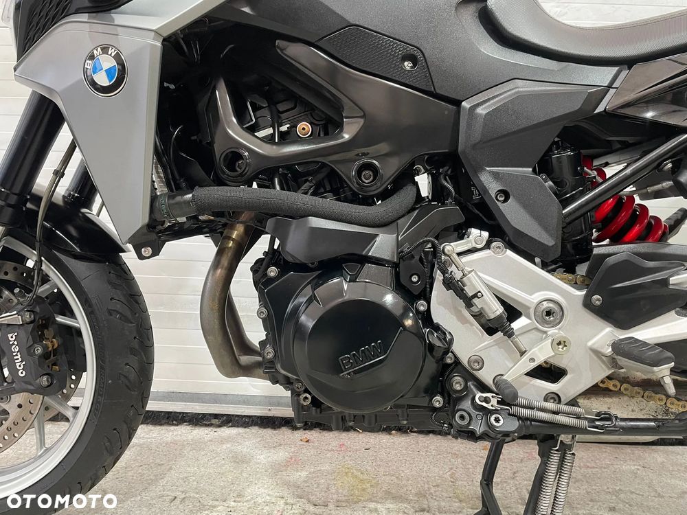 BMW F - 19