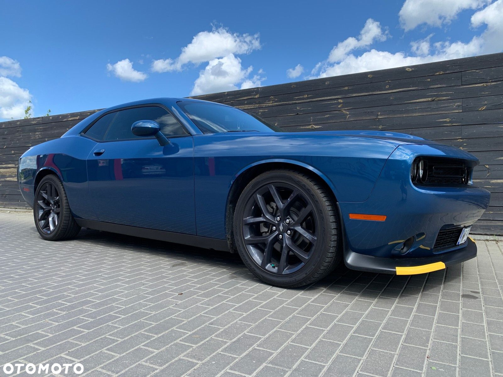 Dodge Challenger - 4