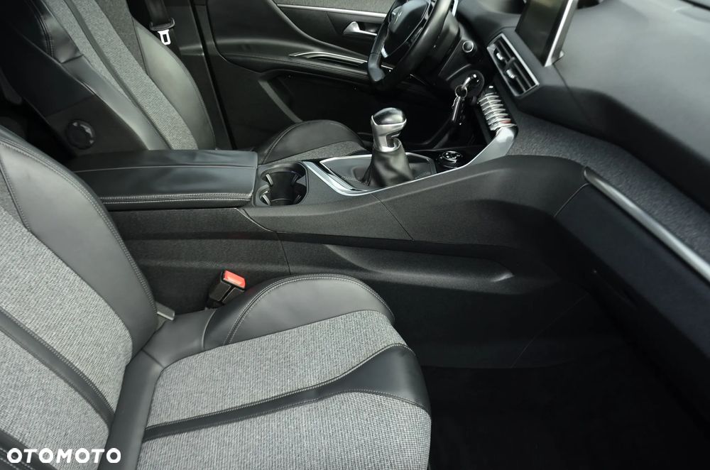 Peugeot 5008 BlueHDi 150 Allure - 24