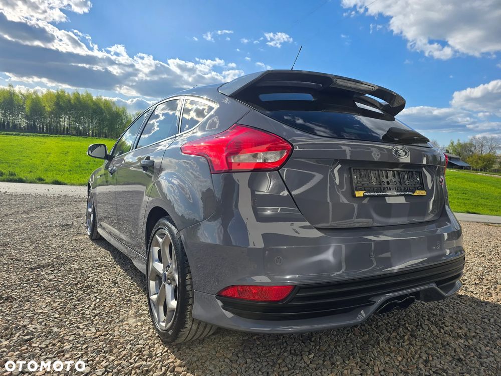 Ford Focus 2.0 EcoBoost ST mit Leder-Exclusiv-Paket - 7