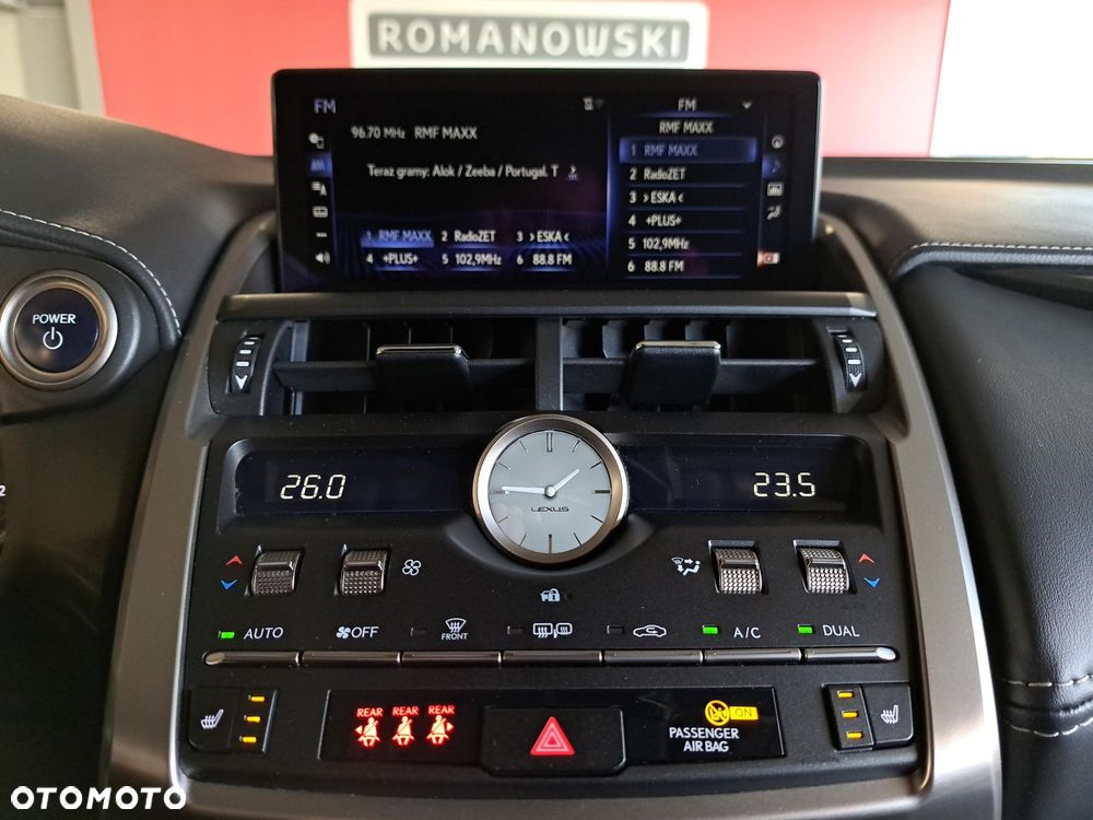 Lexus NX 300h Business Edition AWD - 21