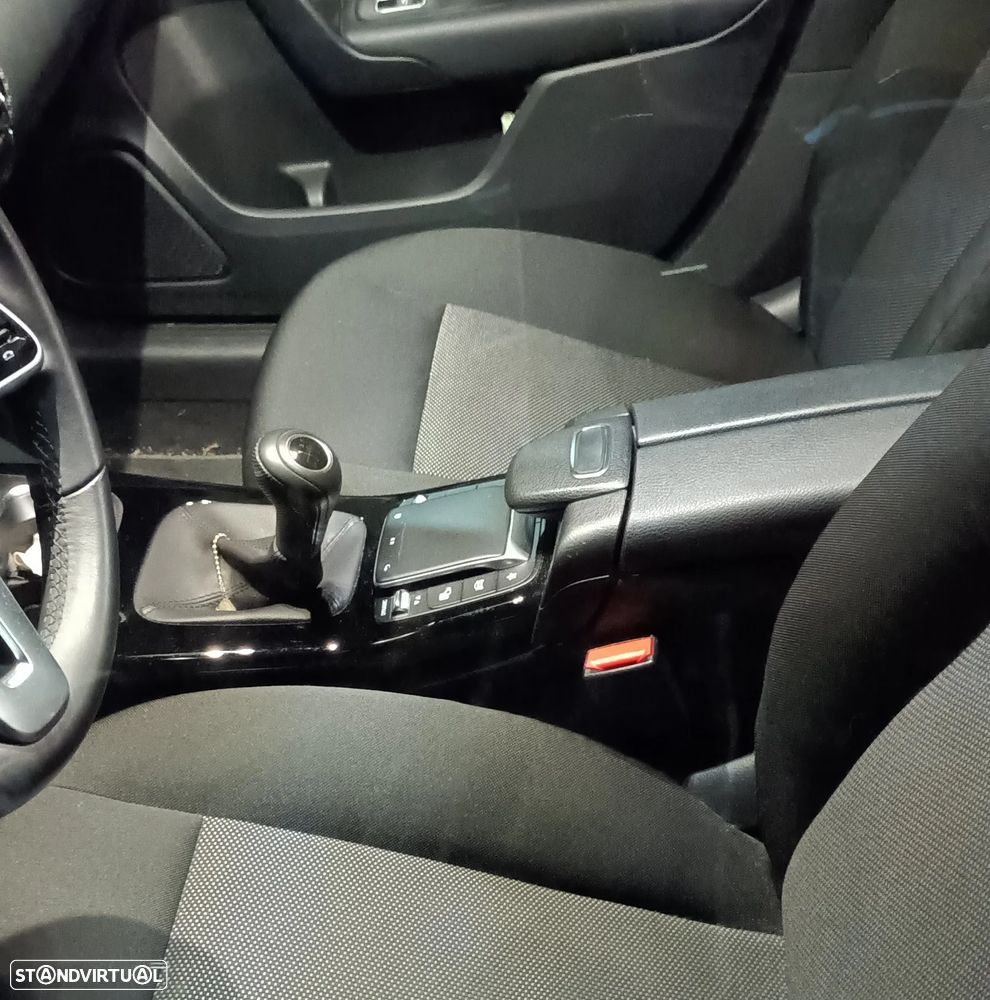 Mercedes-Benz A 180 d - 17