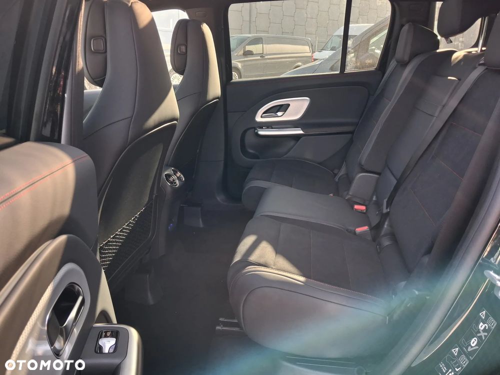 Mercedes-Benz GLB 200 mHEV 8G-eDCT - 11