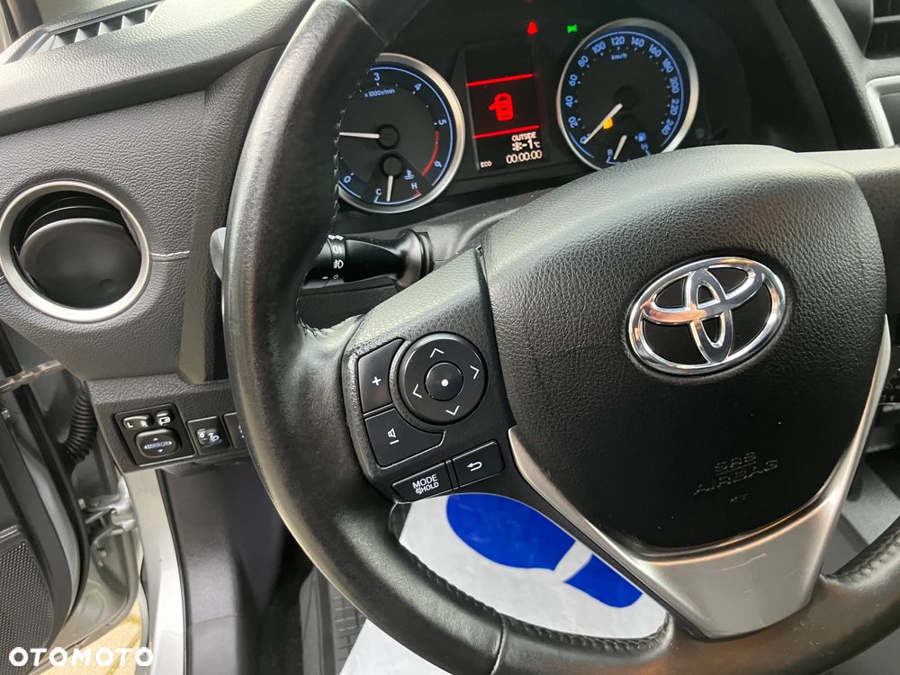 Toyota Auris 2.0 D-4D Executive - 21