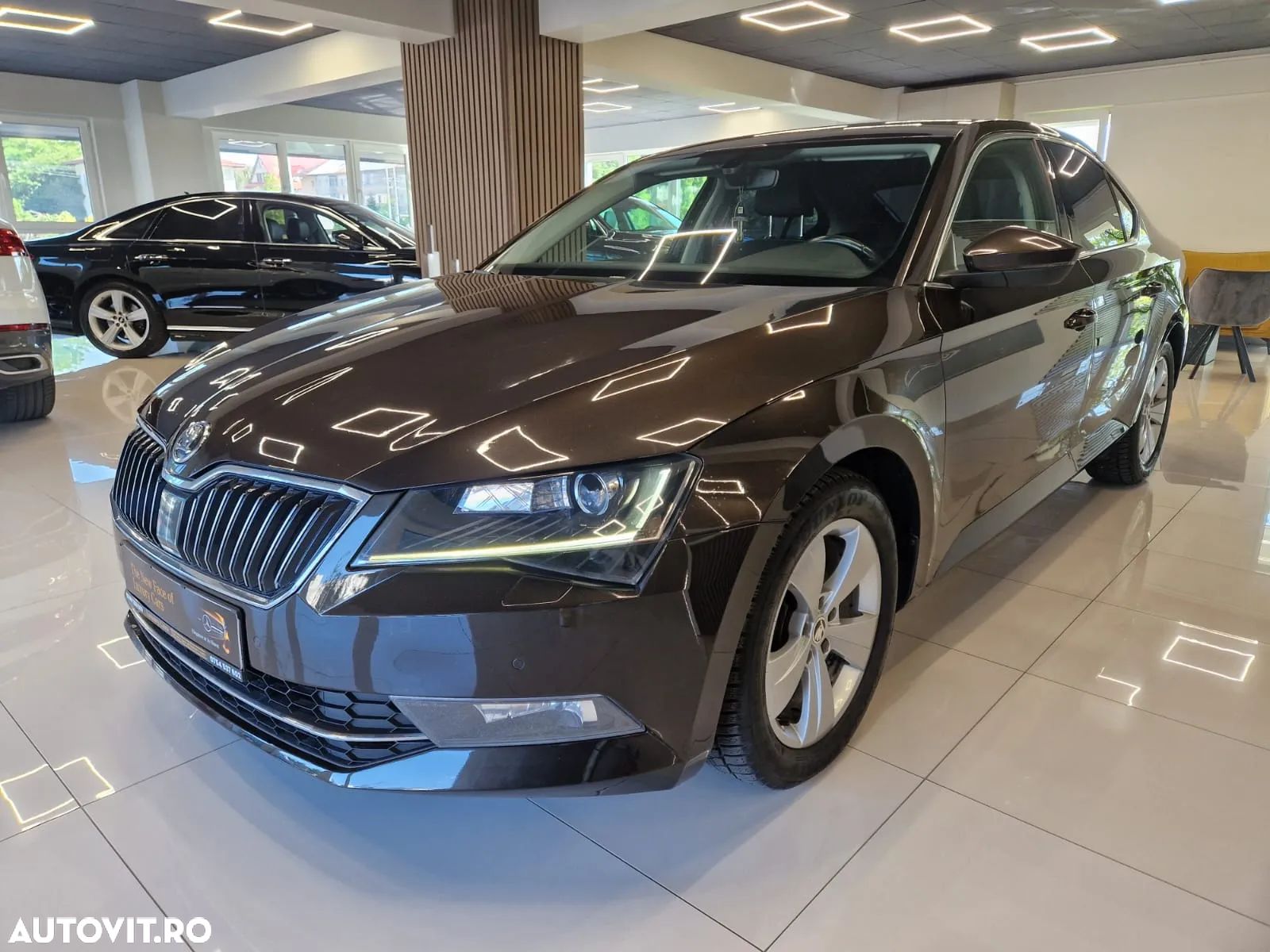 Skoda Superb 2.0 TDI DSG Style - 1