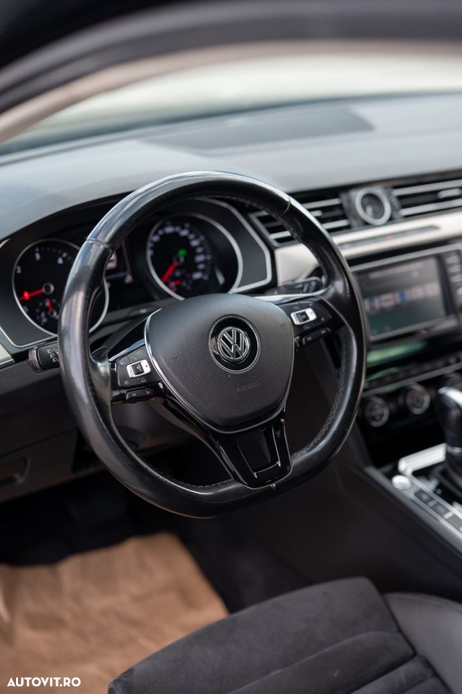 Volkswagen Passat Variant 2.0 TDI DSG (BlueMotion Technology) Comfortline - 24