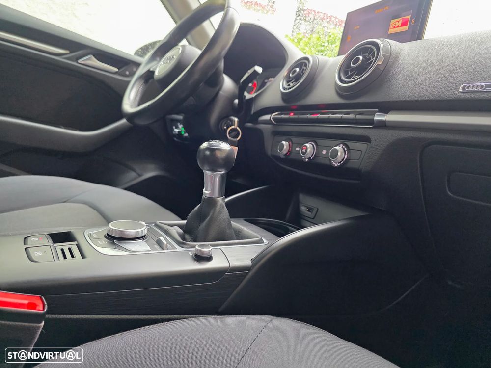 Audi A3 Sportback 2.0 TDI Design - 49