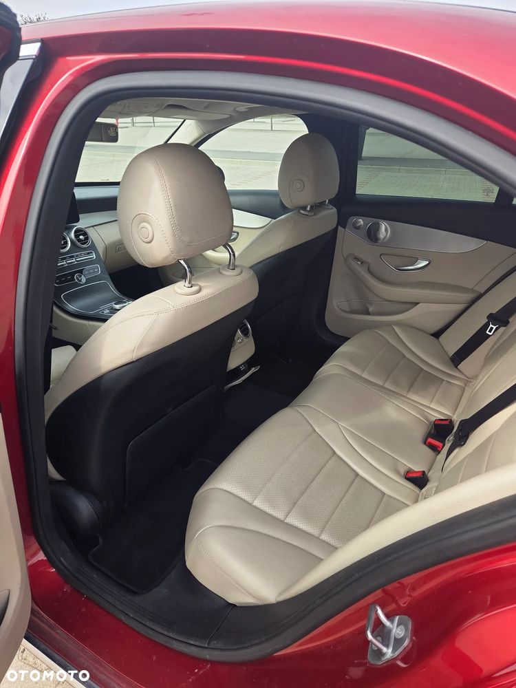 Mercedes-Benz Klasa C 300 9G-TRONIC Avantgarde - 12