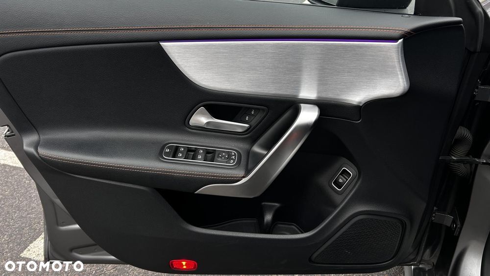 Mercedes-Benz CLA 220 4-Matic Edition 1 7G-DCT - 10